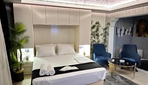 Large Double Room