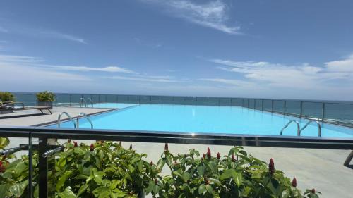 Three-Bedroom Apartment with Ocean View