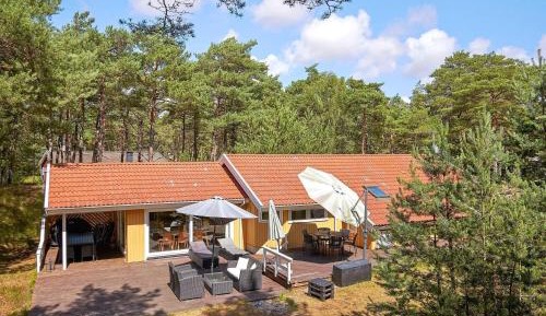 Four-Bedroom Holiday Home
