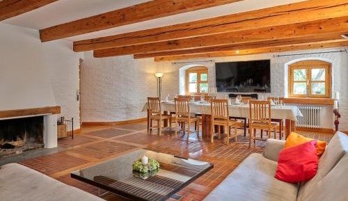 Seven-Bedroom House