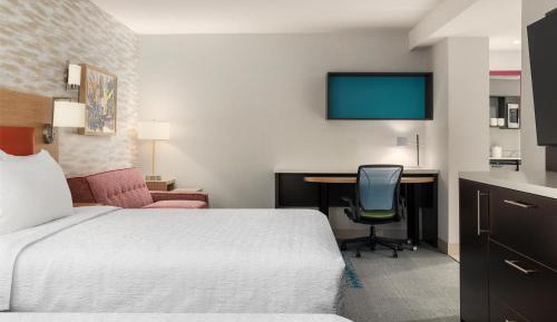 Studio with Two Queen Beds