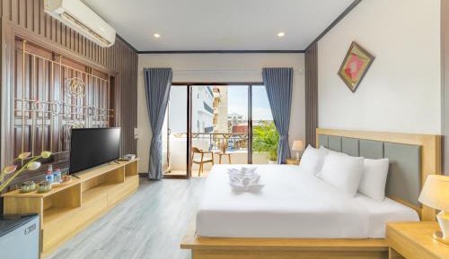 Deluxe Double Room with Balcony