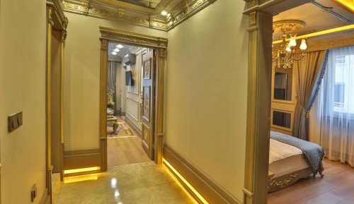 Deluxe King Suite