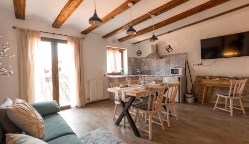 Two-Bedroom Apartment with Mountain View