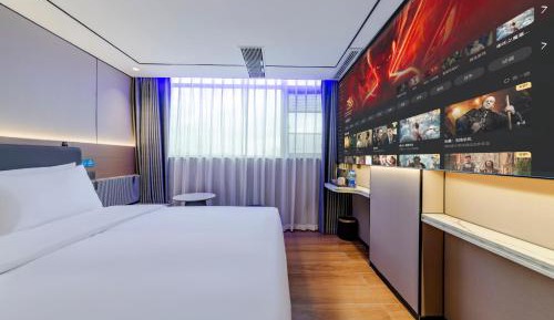 Standard Queen Room