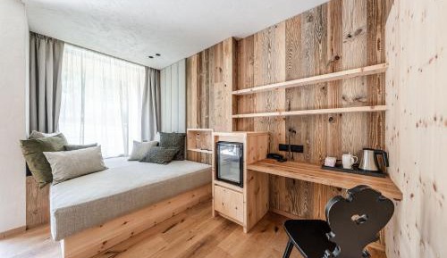 Suite with Mountain View