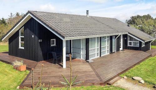 Five-Bedroom Holiday Home