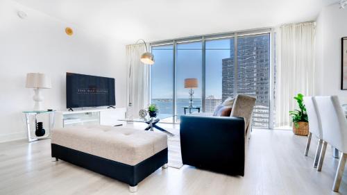 Two-Bedroom Apartment with Balcony and Sea View