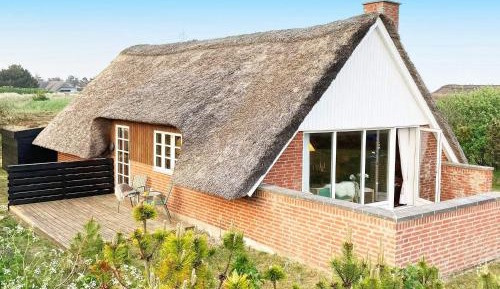 Three-Bedroom Holiday Home 