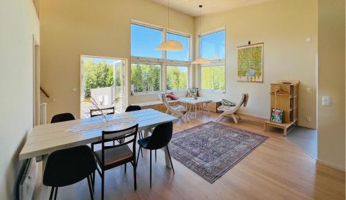 Three-Bedroom Holiday Home 