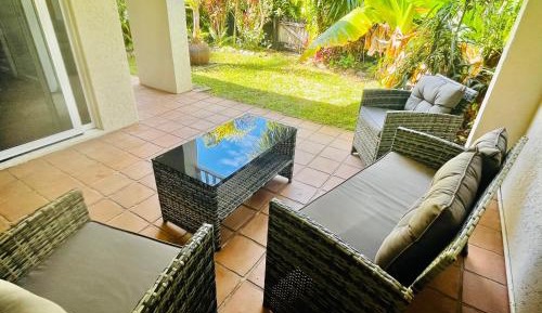 Villa with Garden View
