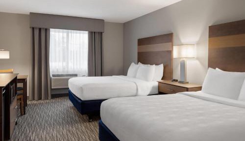 Queen Room with Two Queen Beds, Mobility Access and Bathtub with Grab Bars, Non-Smoking