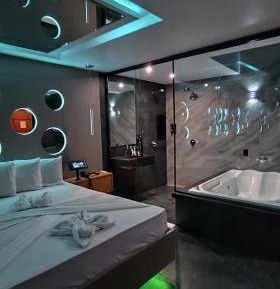 Studio with Spa Bath