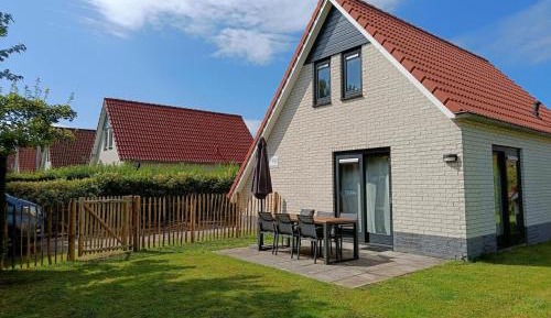 Three-Bedroom Holiday Home 