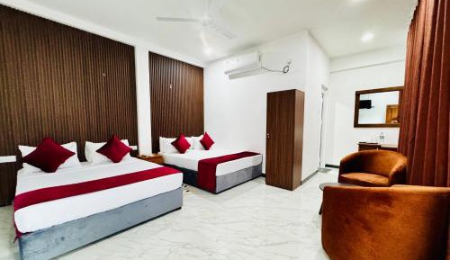 Deluxe Family Room