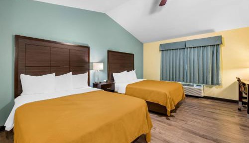 Queen Room with Two Queen Beds - Non-Smoking