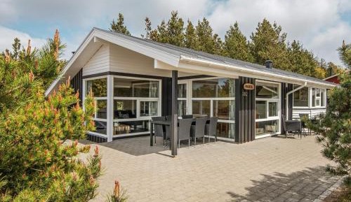 Three-Bedroom Holiday Home 