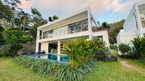Villa with Sea View