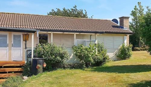 One-Bedroom Holiday Home