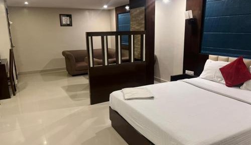 Deluxe Queen Suite