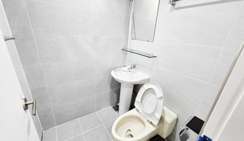 Quadruple Room with Private Bathroom