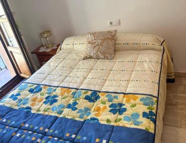 Standard Double Room with Shared Bathroom