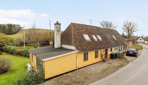 Three-Bedroom Holiday Home 