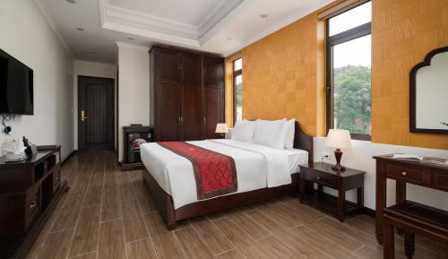 Deluxe Double Room with Bath