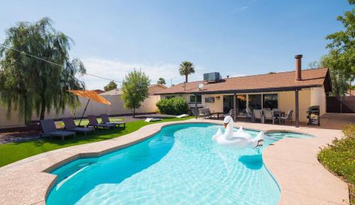Three-Bedroom Holiday Home 