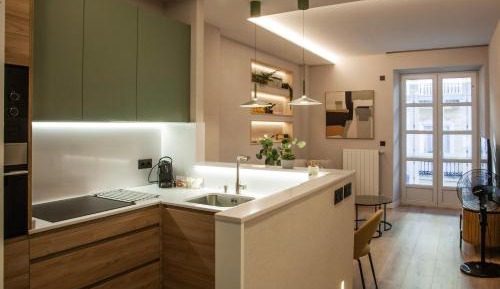 Two-Bedroom Deluxe Apartment with Balcony