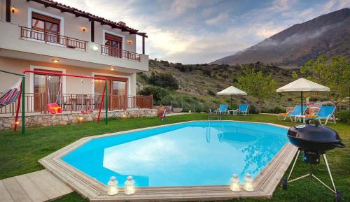 Two-Bedroom Holiday Home