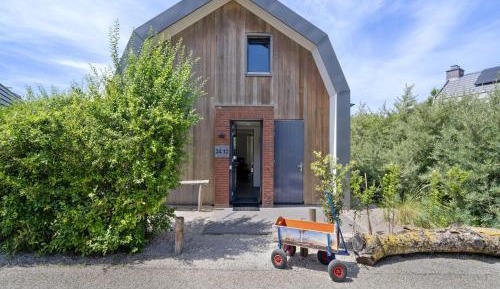 Three-Bedroom Holiday Home 