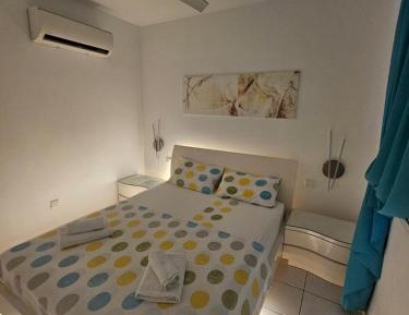 Queen Room with Shared Bathroom
