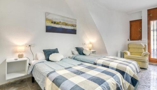 Room #1474795601