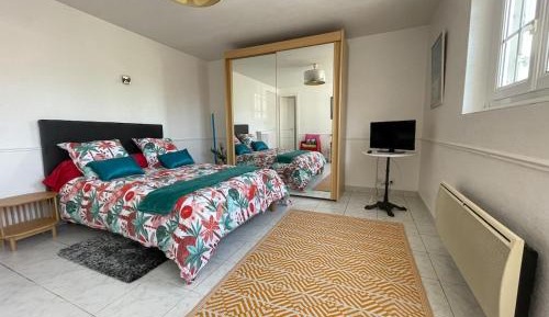 Room #1474769201