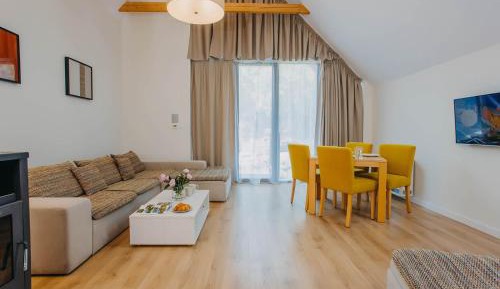 Deluxe One-Bedroom Apartment (2 Adults)