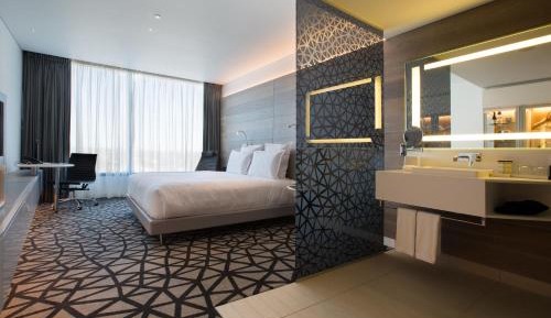 Deluxe Executive King Room - High Floor