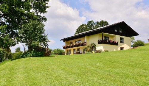 One-Bedroom Holiday Home