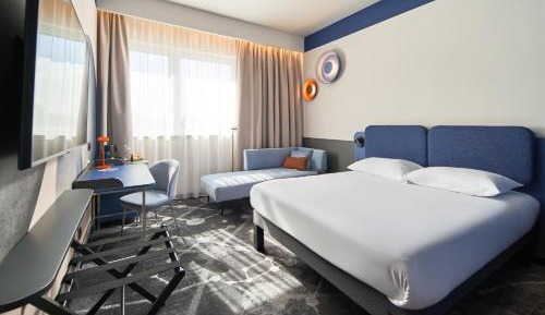Standard Double Room with Chaise Lounge