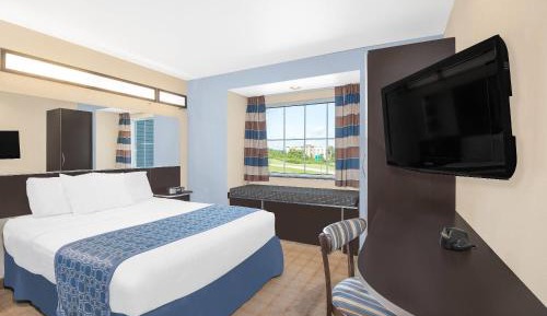 Queen Room - Non-Smoking