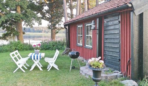 One-Bedroom Holiday Home