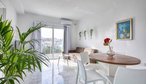 Apartment with Garden View
