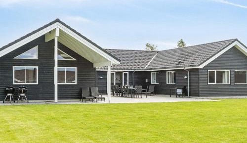 Nine-Bedroom Holiday Home