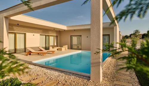 Three-Bedroom Villa TRANQUILLO with Private Pool 