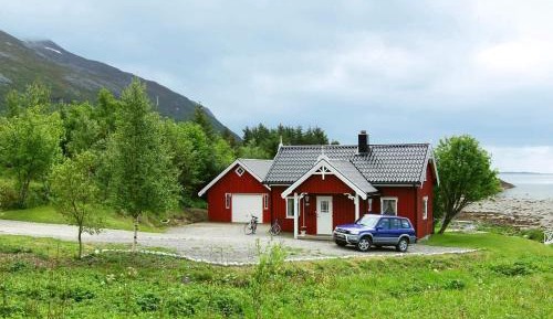 Three-Bedroom Holiday Home 