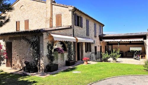 Nine-Bedroom Villa