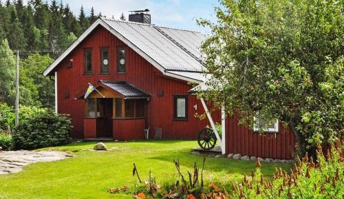Three-Bedroom Holiday Home 