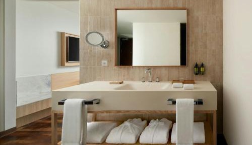Deluxe Twin Room with Balcony and Resort View