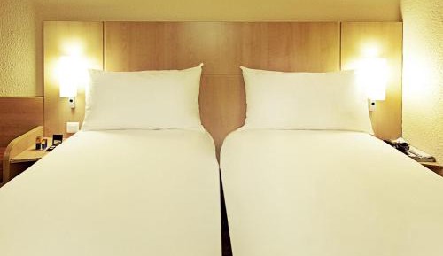 Standard Room with 2 Single Beds