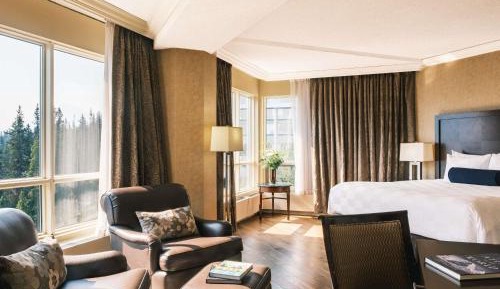 Valley View One Bedroom Suite with Two Bathrooms